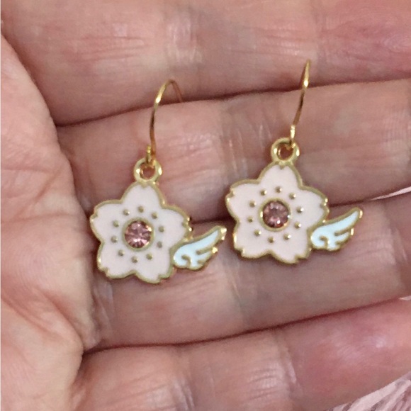 Pink Flower ￼Pink CZ in the middle￼With White Wing￼ Earrings Rose Gold Hooks - Picture 6 of 11